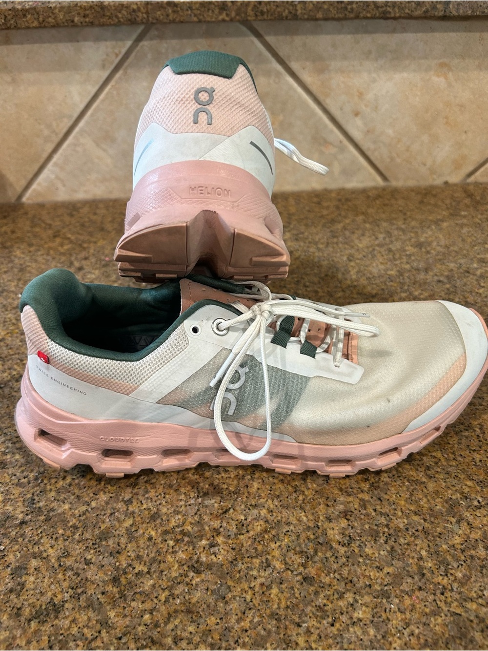Lightweight Women's Running Shoes in Pink, White & Green - On